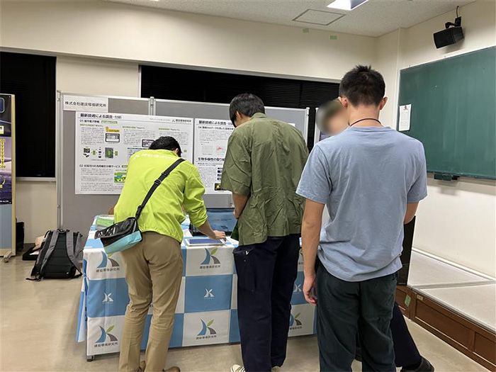 企業展示の様子