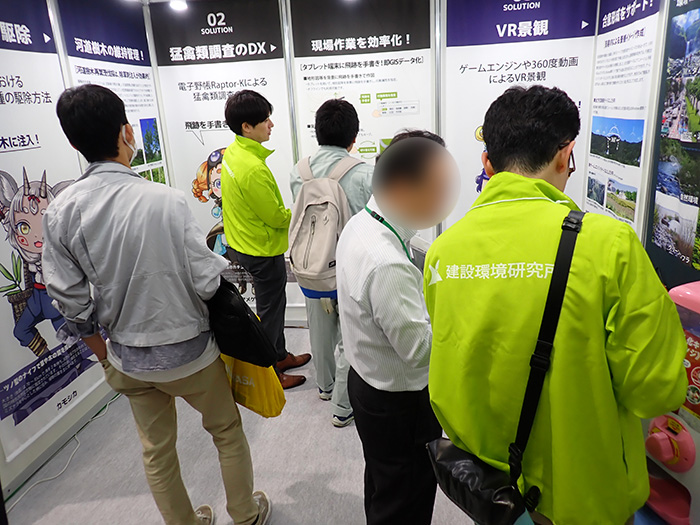 当社サービスや技術説明の様子