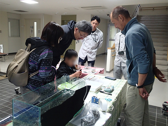 生体展示の様子