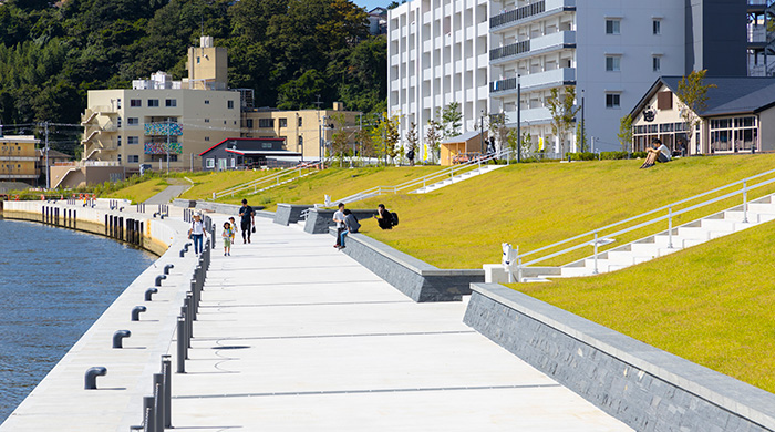 完成した堤防空間