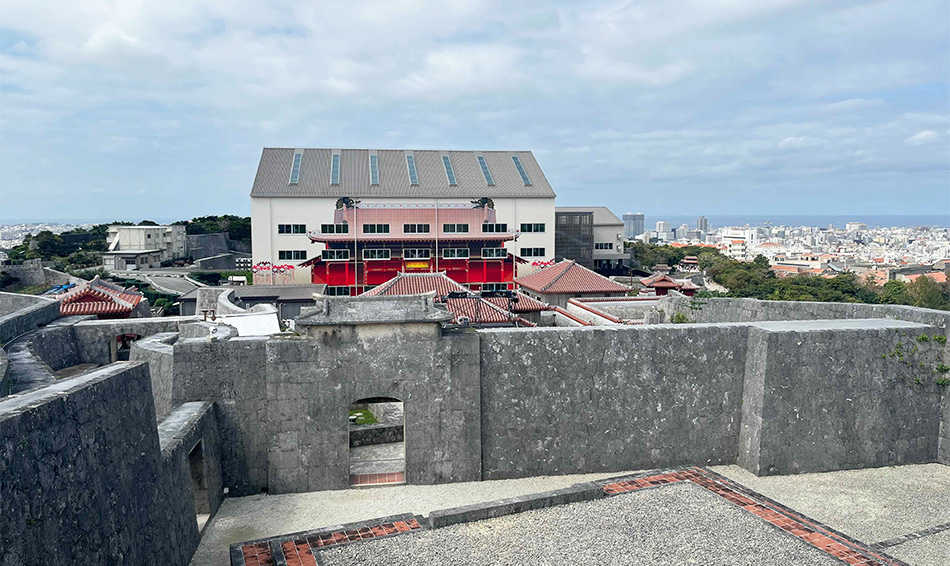 首里城素屋根壁面グラフィック